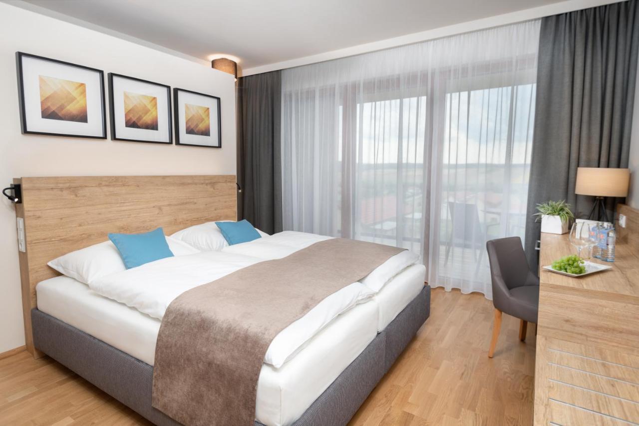 Jufa Hotel Neutal ภายนอก รูปภาพ