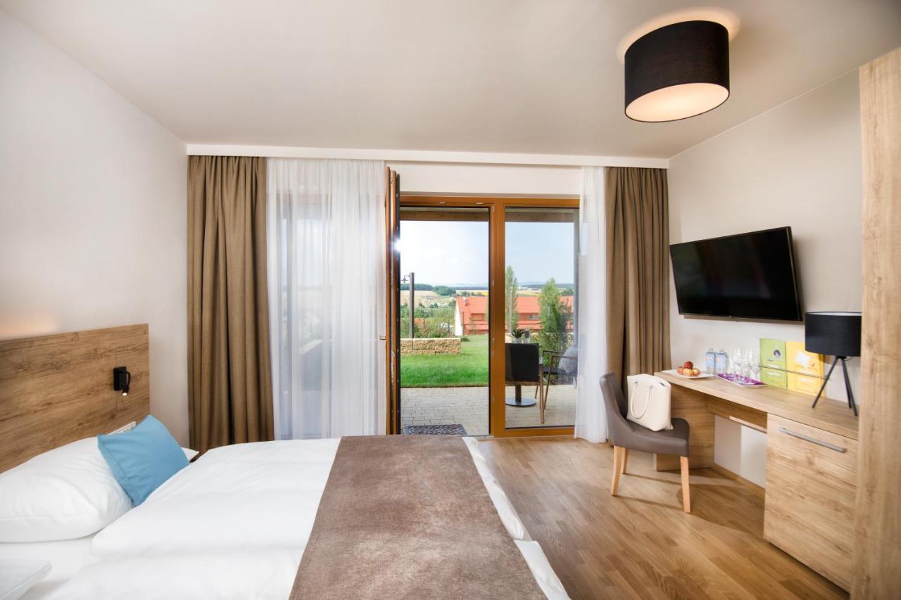Jufa Hotel Neutal ภายนอก รูปภาพ